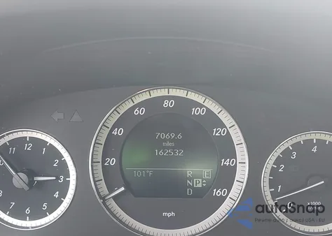 2011 Mercedes-Benz E 350 4Matic z USA, uszkodzony, nr VIN WDDHF8HB8BA463304